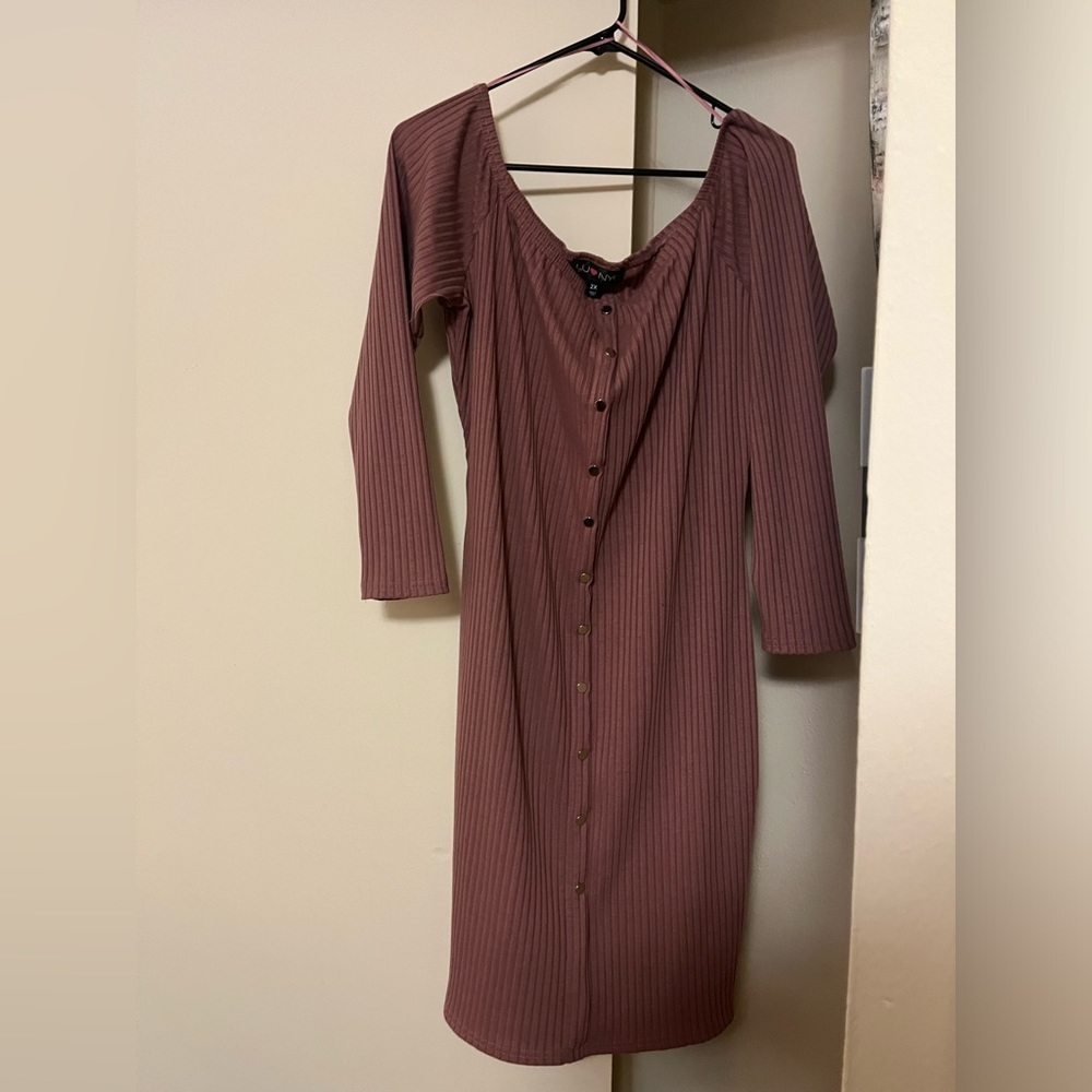 Super cute off the shoulder dress !